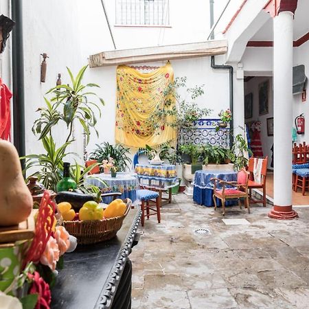 Hostel Patio 19 Малага Экстерьер фото