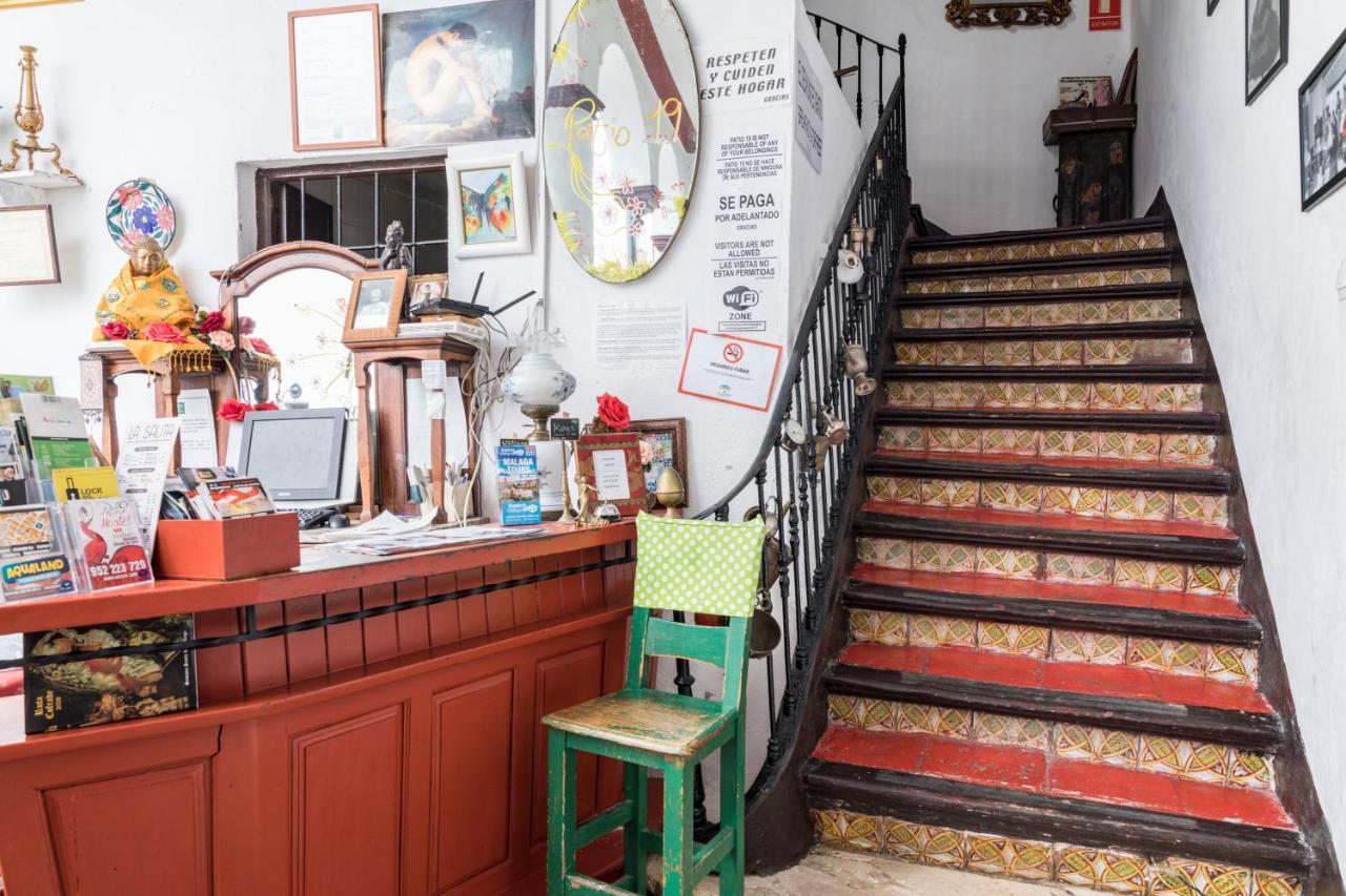 Hostel Patio 19 Малага Экстерьер фото