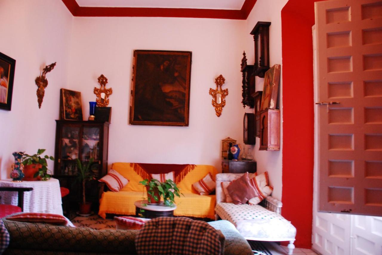 Hostel Patio 19 Малага Экстерьер фото