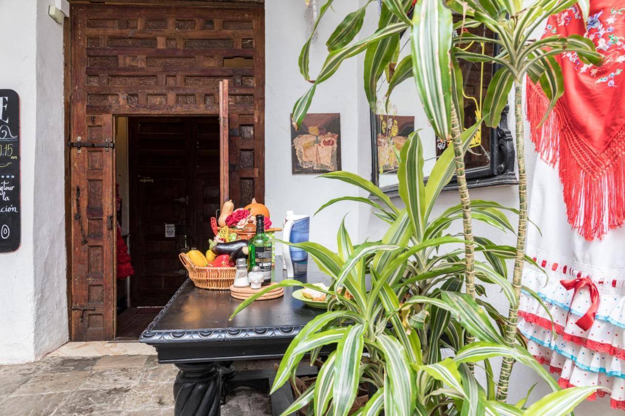 Hostel Patio 19 Малага Экстерьер фото