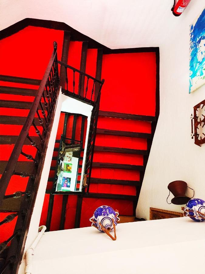 Hostel Patio 19 Малага Экстерьер фото